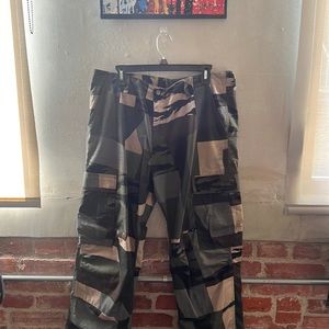 Carhartt WIP Mens Camo cargo pants